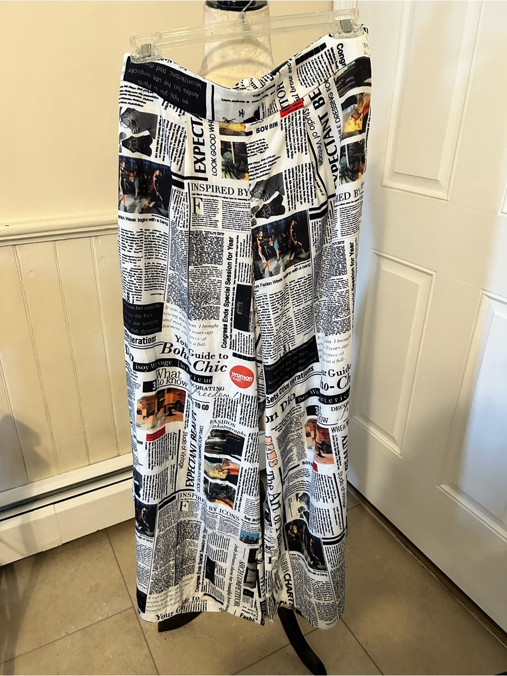 WDIRARA Newspaper Print Wide Leg Palazzo Pants With Pockets Size Medium/NWOT